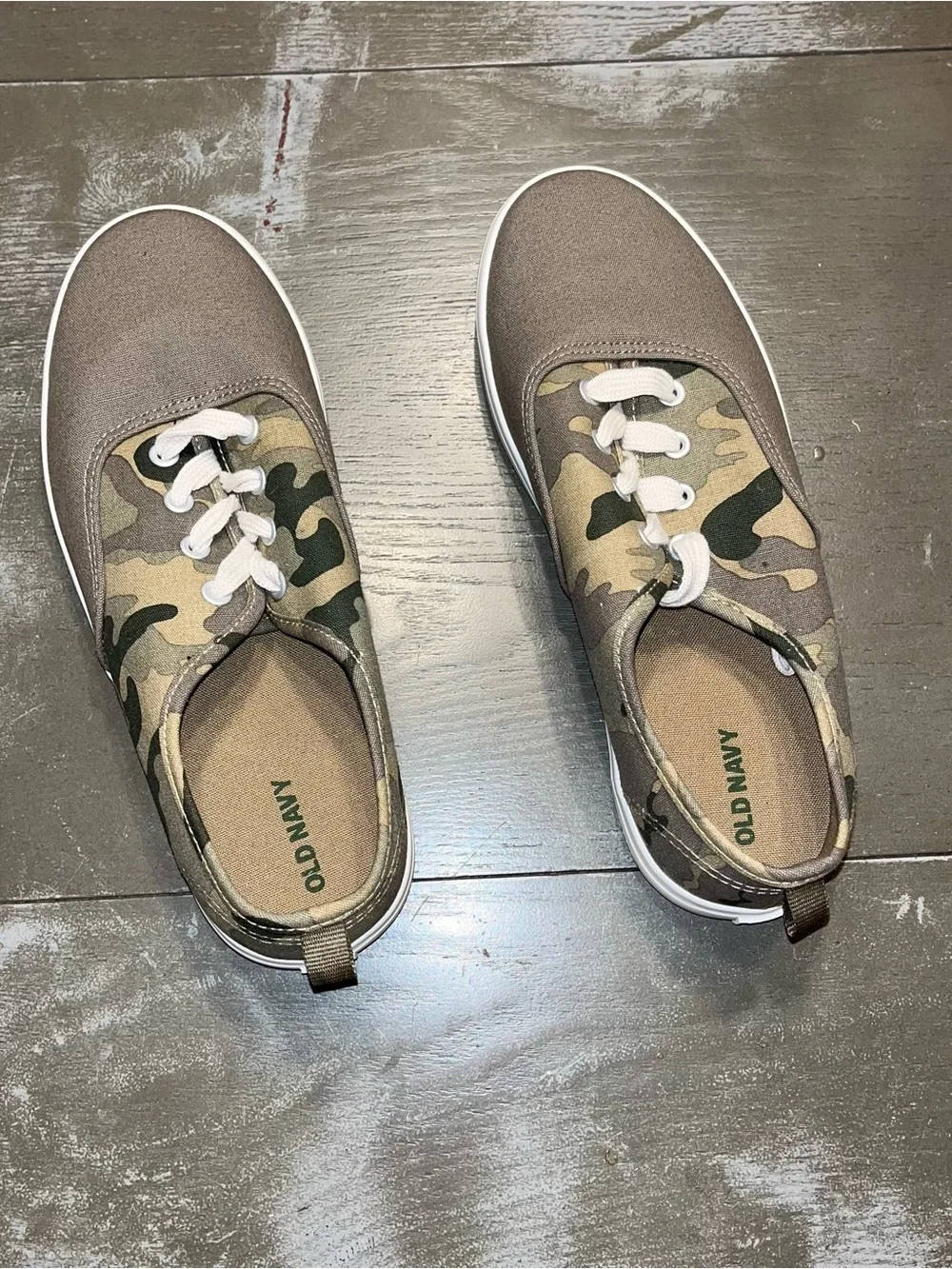 Old Navy Hunter Khaki Green Camo Boys Sneakers Lace Up NWT US 6